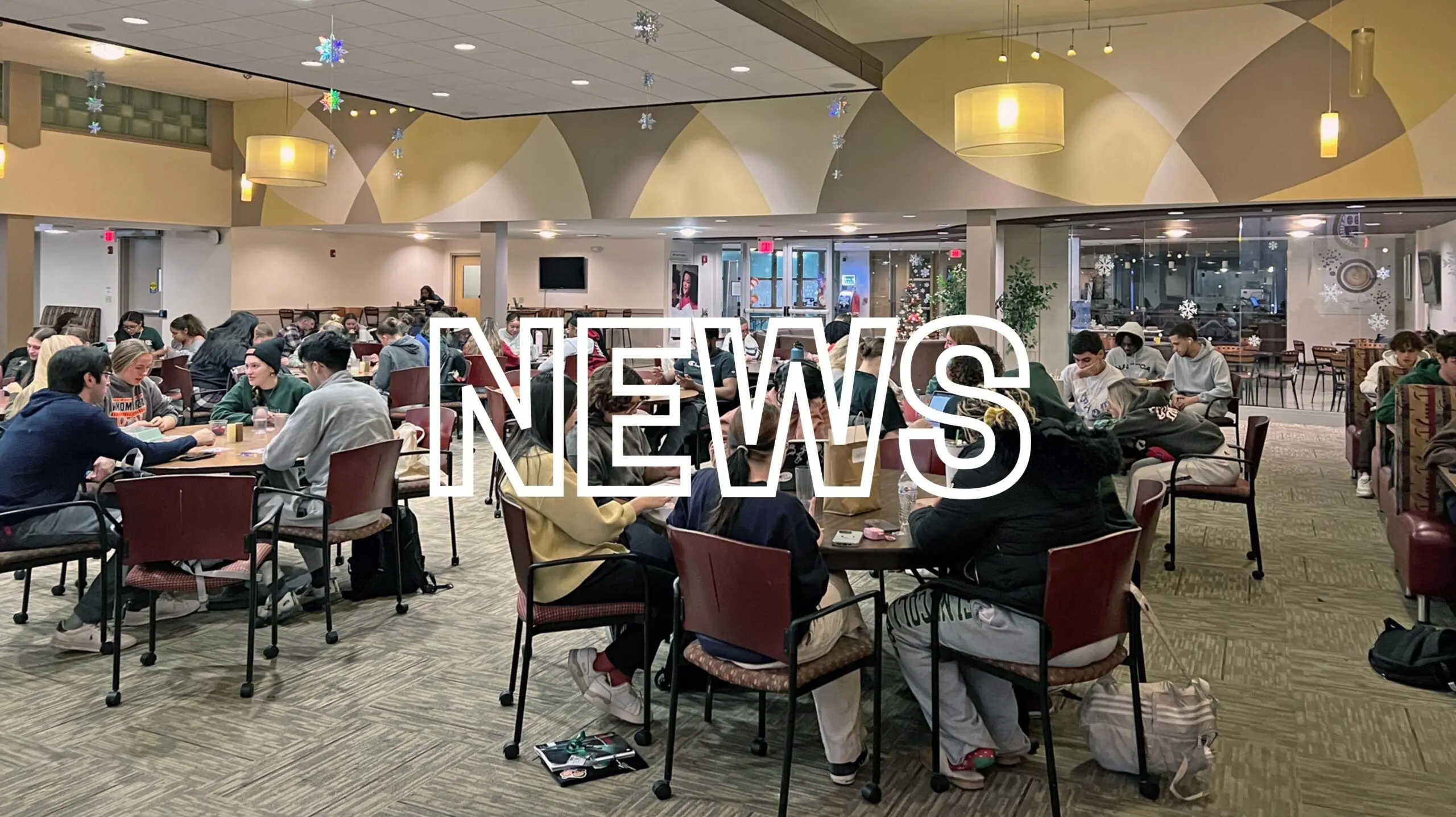 Dining area full of students
